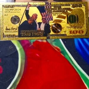 Donald Trump goldfoil $100 Bill